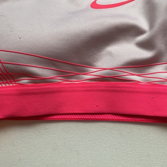 Nike sports bra - Picture 3 of 4